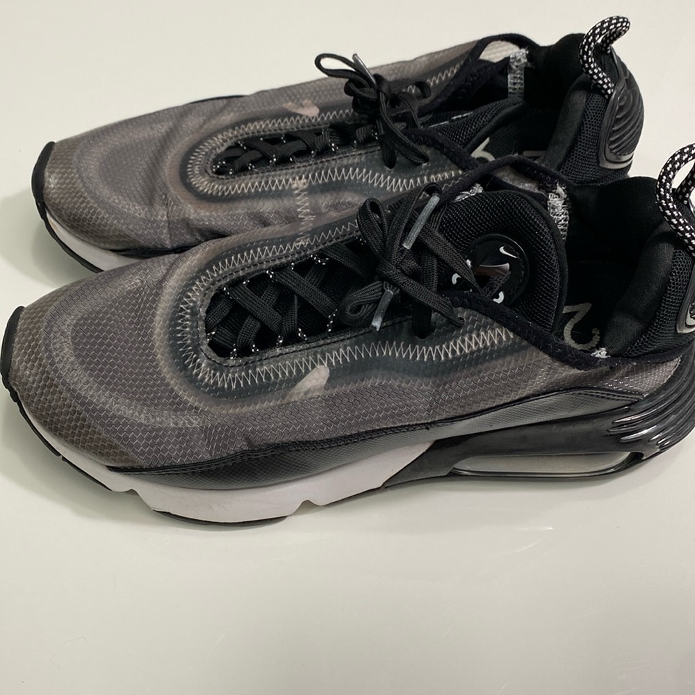 NIKE 2090 AIR MAX